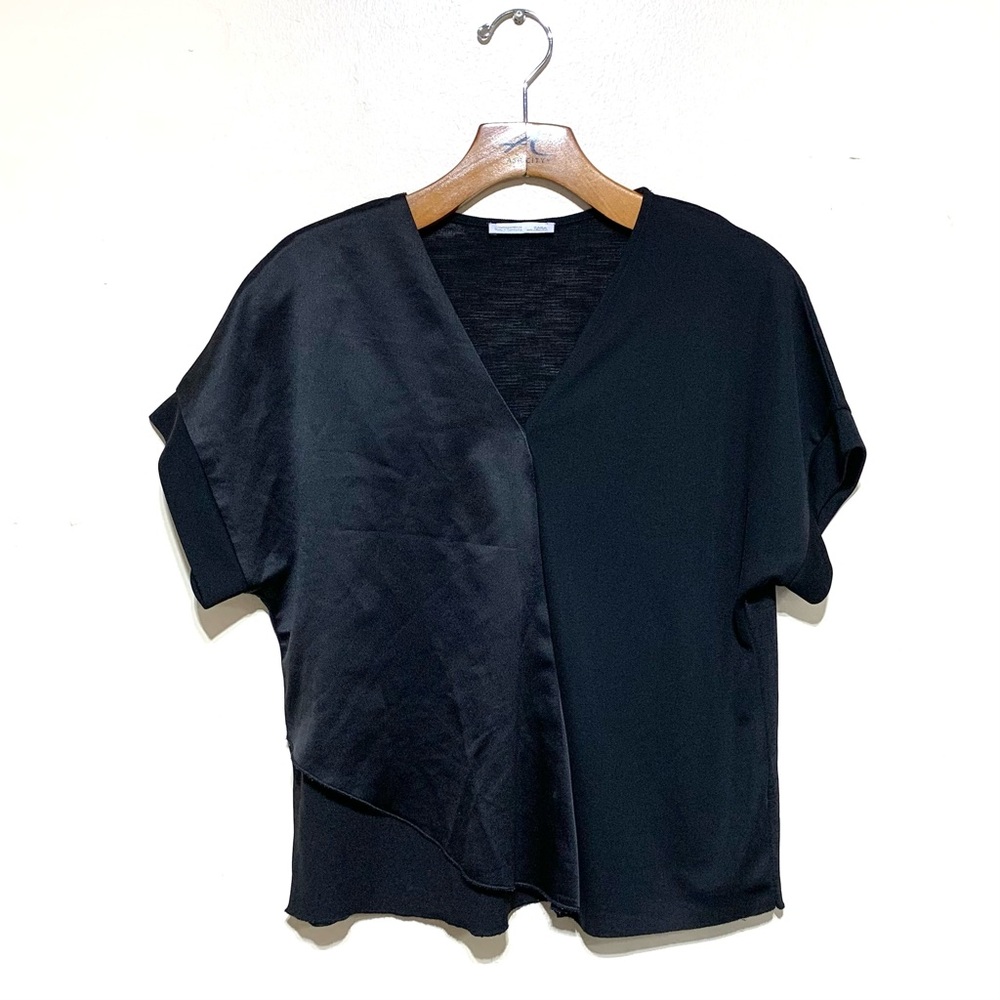 Zara Black V Neck Batwing Sleeves 2 Tone Black Women’s Blouse Size Medium
